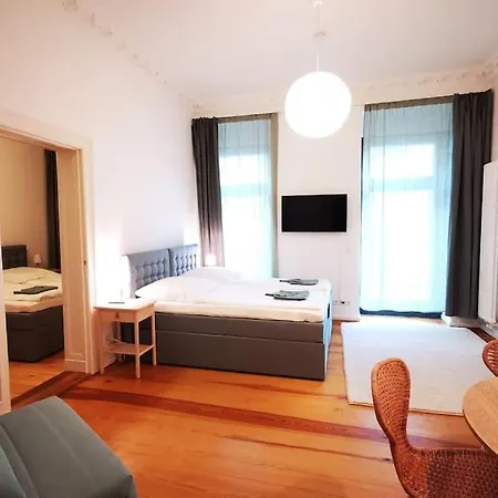 Lang Li By Rockchair L Superhost Status L 2 Bedrooms Boxspringbeds In Center - Cozy Family & Business Flair Welcomes You! Апартаменты Берлин