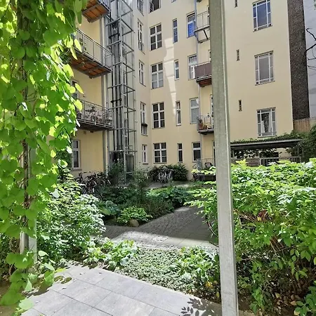 Appartement Lang Li By Rockchair L Superhost Status L 2 Bedrooms Boxspringbeds In Center - Cozy Family & Business Flair Welcomes You! Berlijn