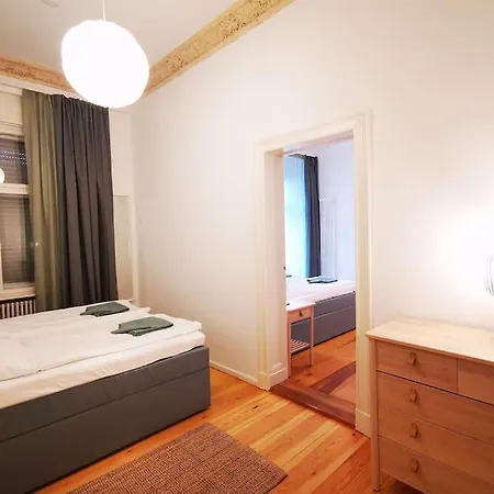 Апартаменты Lang Li By Rockchair L Superhost Status L 2 Bedrooms Boxspringbeds In Center - Cozy Family & Business Flair Welcomes You! *