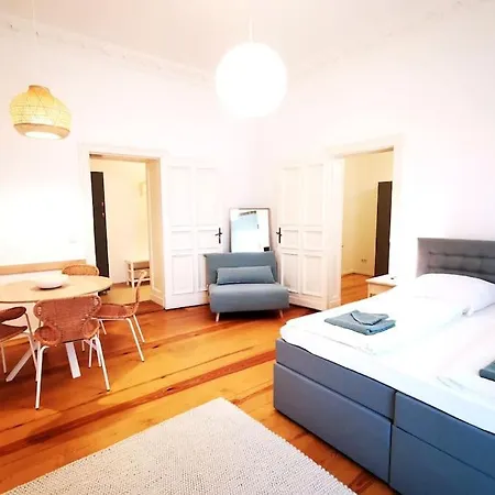 Lägenhet Lang Li By Rockchair L Superhost Status L 2 Bedrooms Boxspringbeds In Center - Cozy Family & Business Flair Welcomes You!