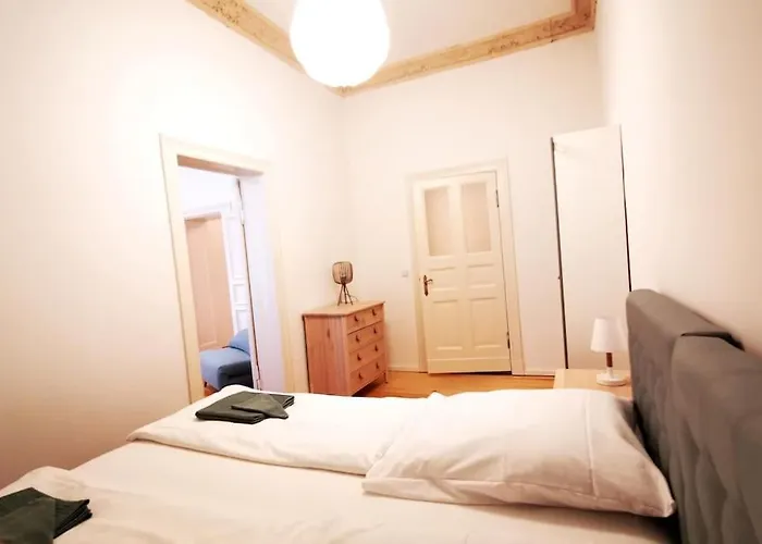 Daire Lang Li By Rockchair L Superhost Status L 2 Bedrooms Boxspringbeds In Center - Cozy Family & Business Flair Welcomes You! *