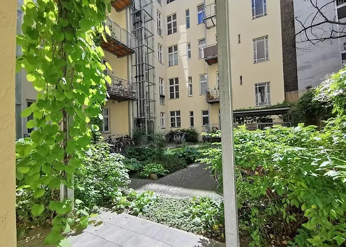 Appartement Lang Li By Rockchair L Superhost Status L 2 Bedrooms Boxspringbeds In Center - Cozy Family & Business Flair Welcomes You! Berlijn