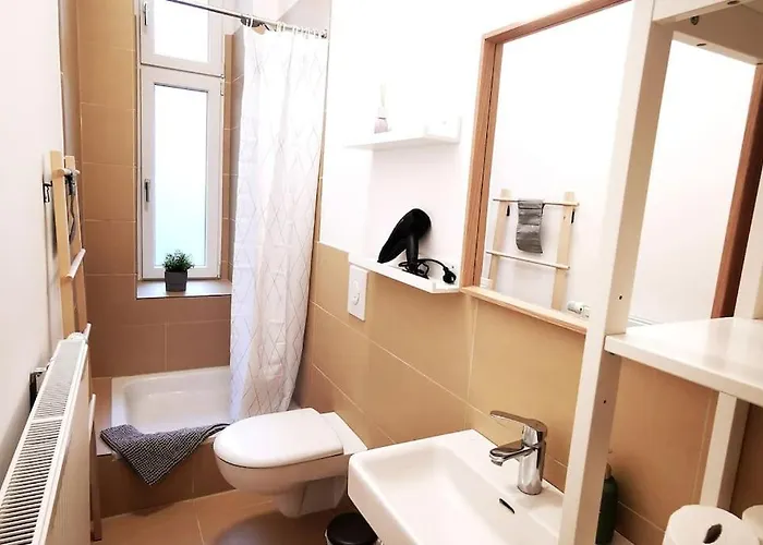 Lang Li By Rockchair L Superhost Status L 2 Bedrooms Boxspringbeds In Center - Cozy Family & Business Flair Welcomes You! *