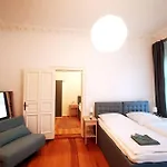 Appartamento Lang Li By Rockchair L Superhost Status L 2 Bedrooms Boxspringbeds In Center - Cozy Family & Business Flair Welcomes You! Berlino