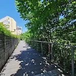 Lang Li By Rockchair L Superhost Status L 2 Bedrooms Boxspringbeds In Center - Cozy Family & Business Flair Welcomes You! Berlino