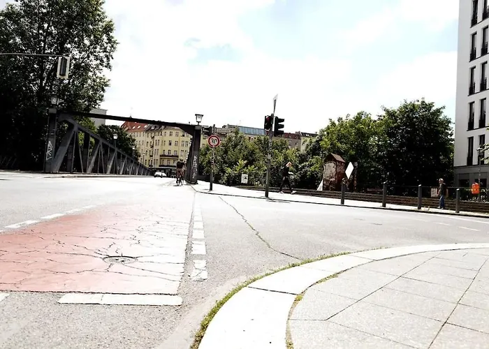 Lang Li By Rockchair L Superhost Status L 2 Bedrooms Boxspringbeds In Center - Cozy Family & Business Flair Welcomes You!